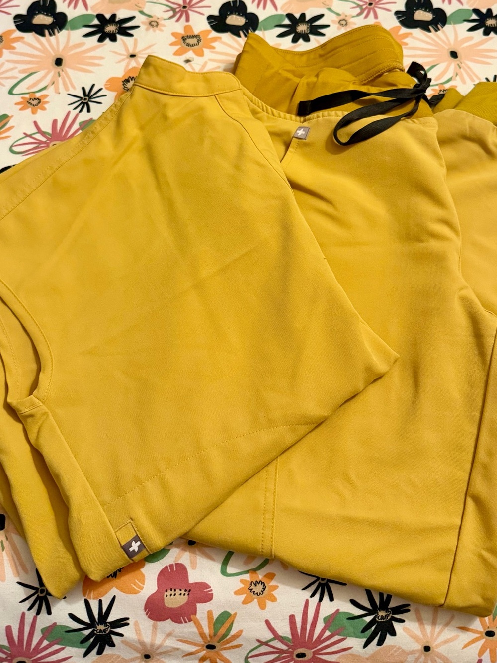 Figs Light Gold Rafaela XXS and Zamora joggers small petite